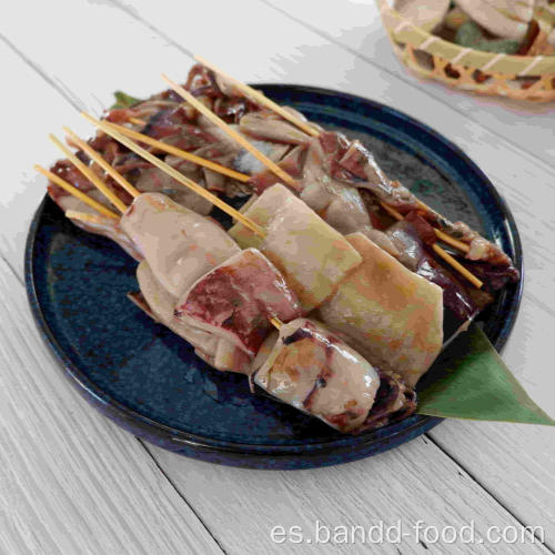 Deliciosa brocheta de calamar de mariscos